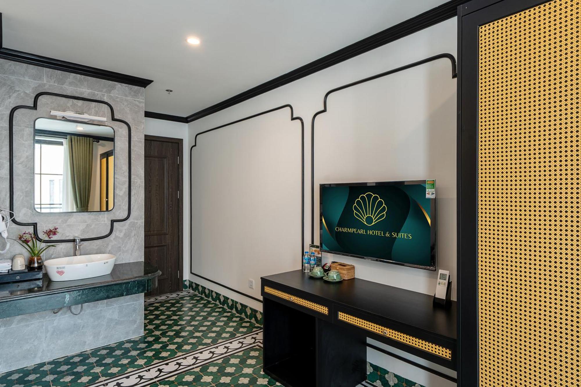 Charmpearl & Aparthotel 4*