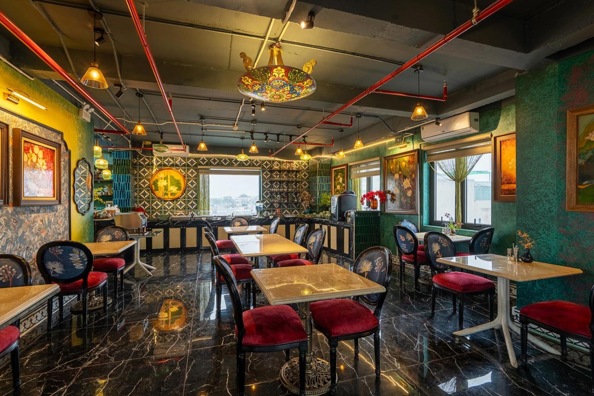 Charmpearl & Aparthotel 4*